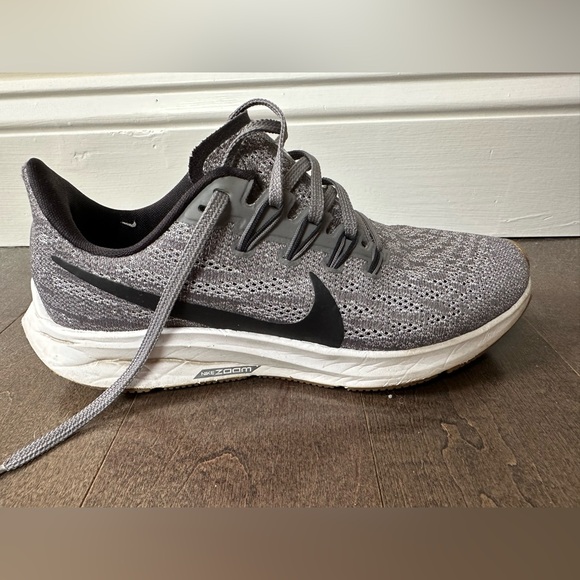 Gray Nike Pegasus 36 Running Shoes Size 7 - Picture 5 of 7